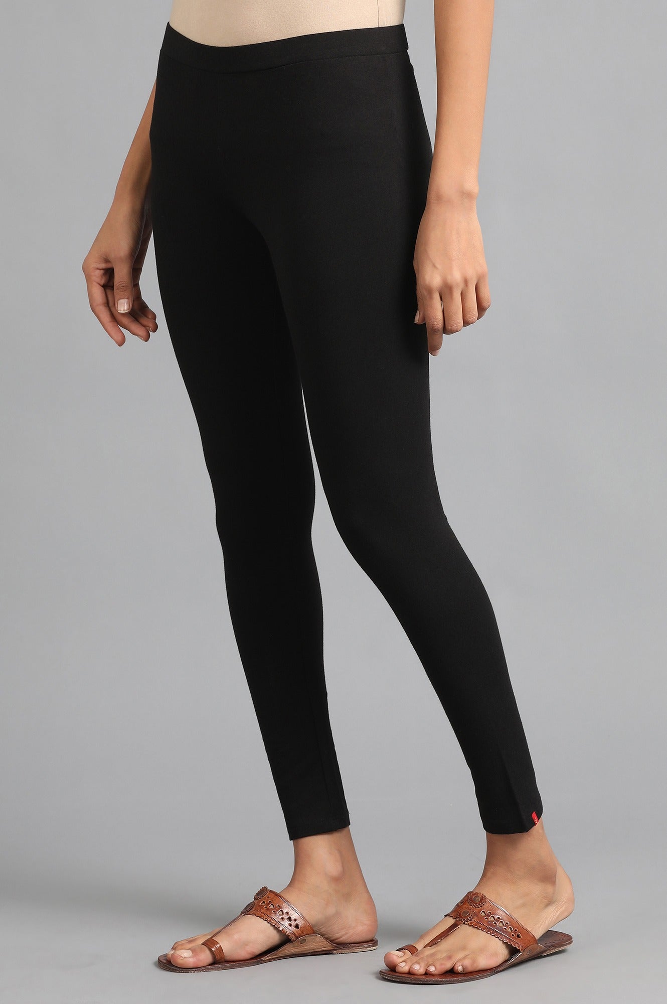 W for Woman Black Solid Tights