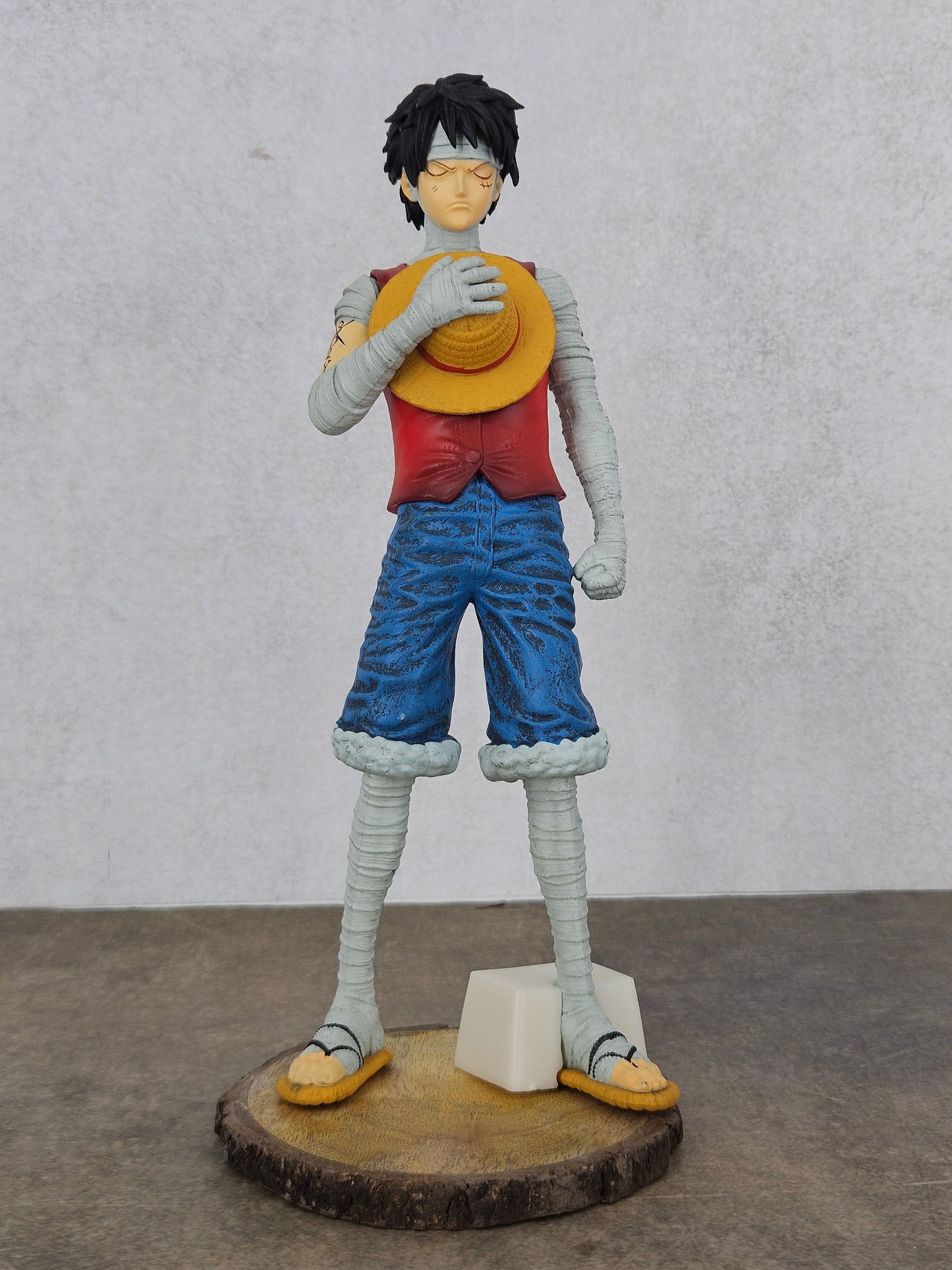 One Piece Damaged Luffy Bandage Figure | 27 cm
