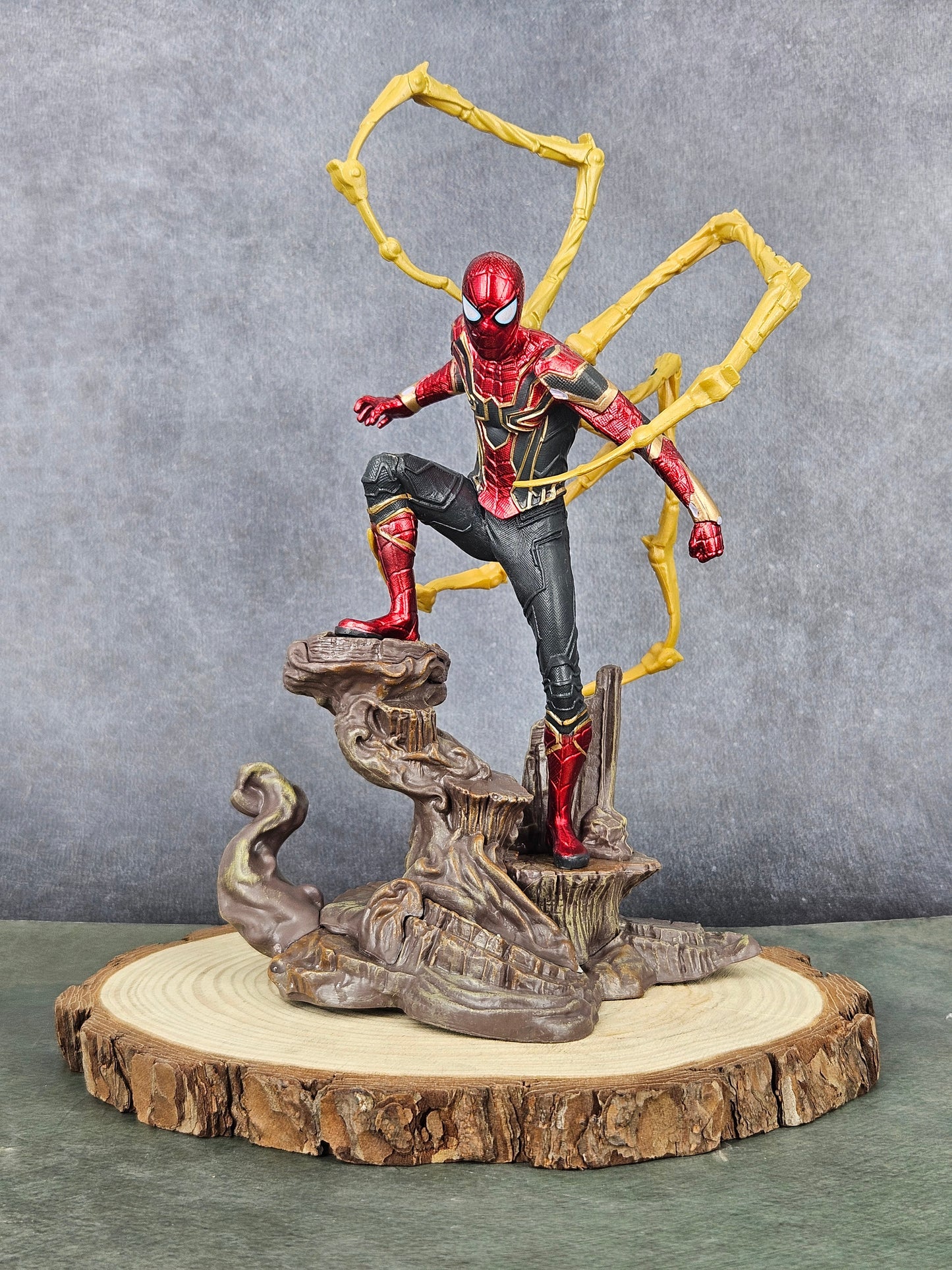 Infinity War | Iron Spider-Man Action Figure | 28 cm | PVC