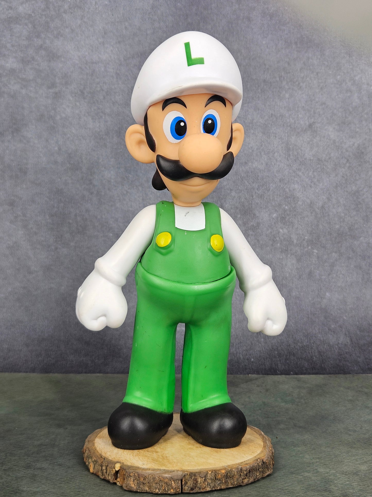 Super Mario Action Figure | PVC | 25 cm | Green and White Edition