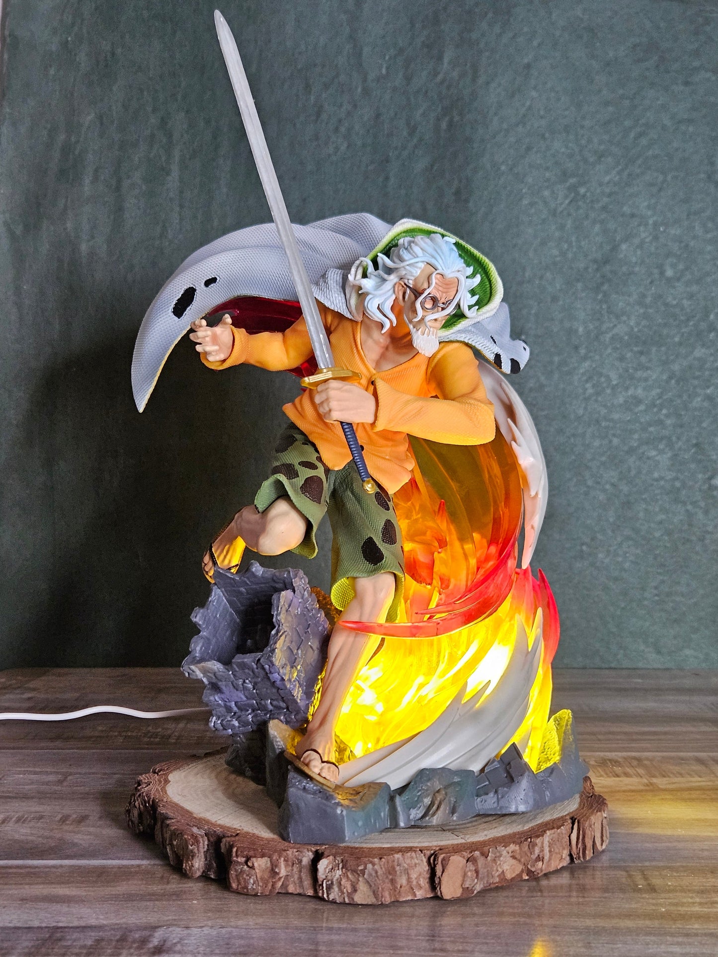 One Piece Silver Rayleigh Attacking Figure | 40 cm | Huge Figure with Light