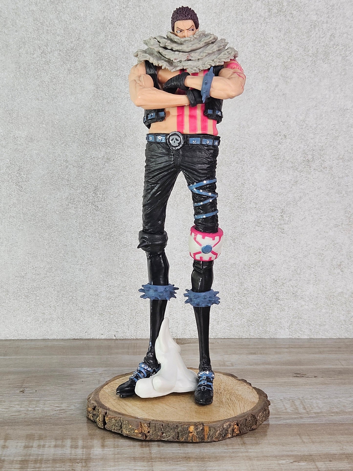 One Piece | Charlotte Katakuri Standing Folded Hand Action Figure | PVC | 24 cm