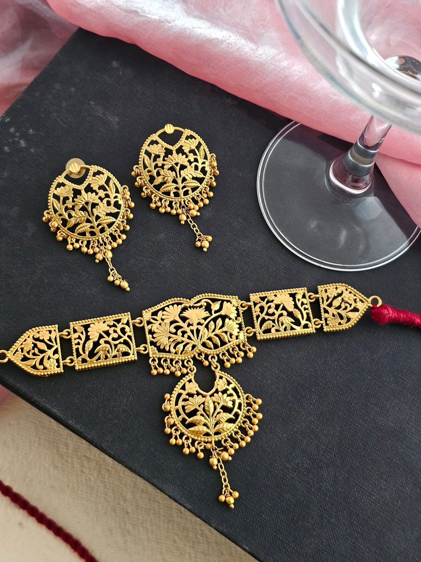 Vanya Floral Heritage Choker Set