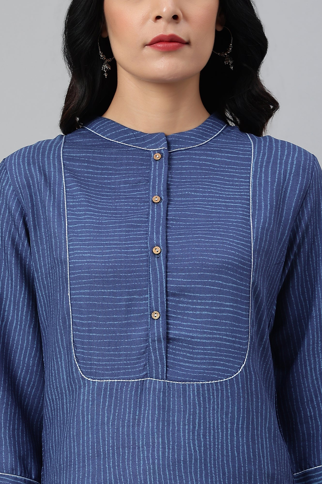 W for Woman Blue Thread Embroidered Rayon kurta