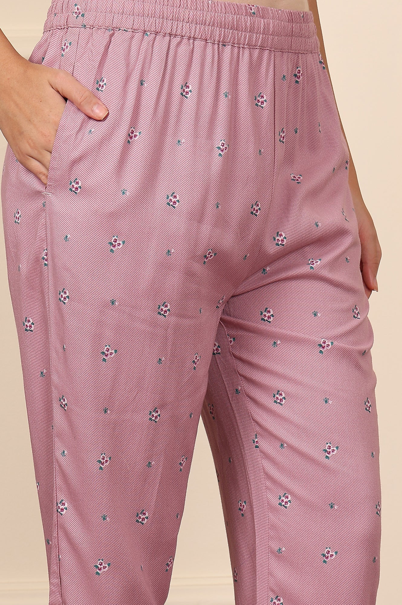 W for Woman Pink Floral Printed Thread Embroidered Rayon Kurta And Pants Co-Ord Set