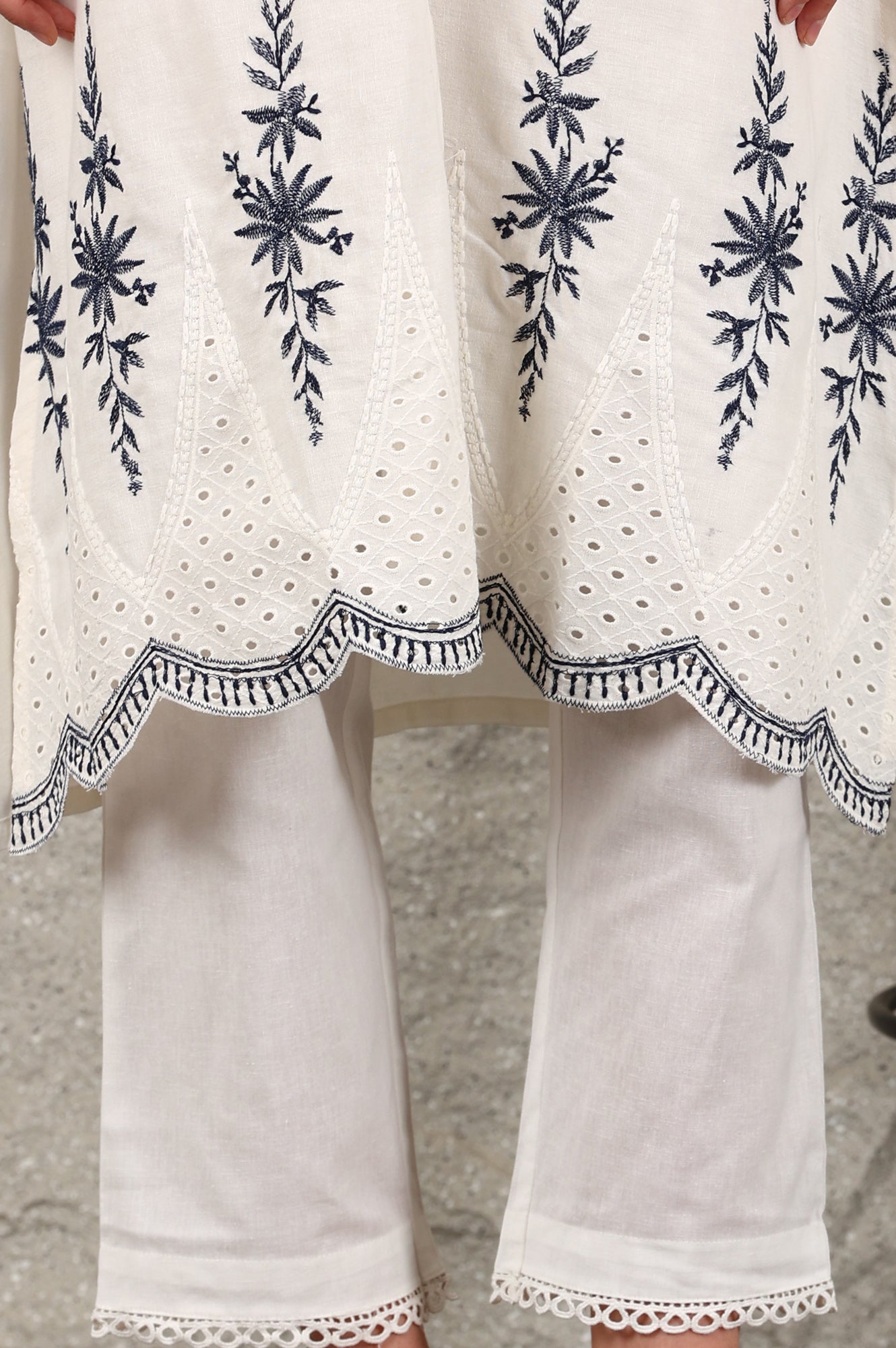 W for Woman White Thread Embroidered Shirt Collar Cotton Blend Kurta