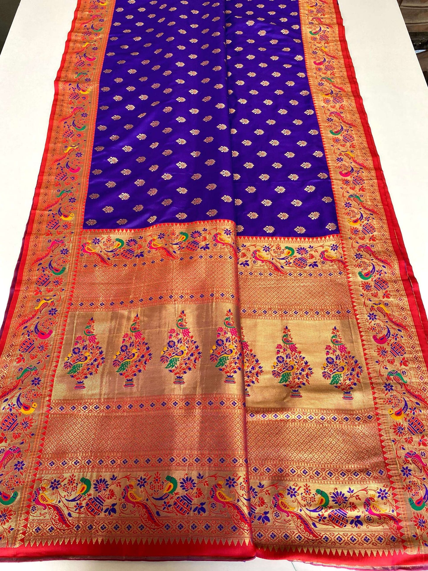 Mameraa Sarees Paithani Silk Blend Weaving Saree With Contrast Blouse-Violet