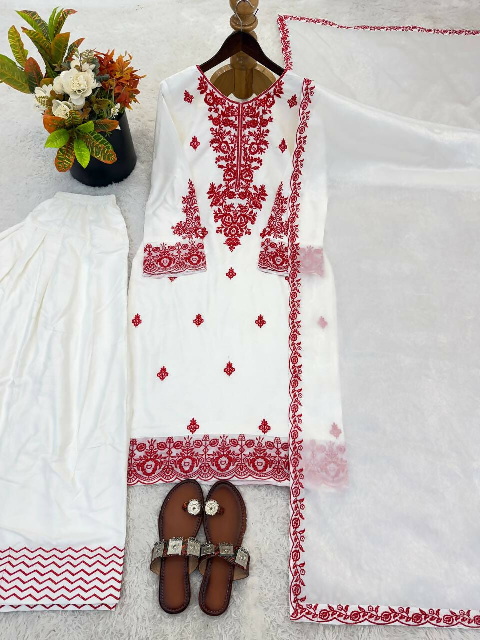 Teeya Creation Womens Trendy Stylish Embroidery Thread Work Red Kurta Set
