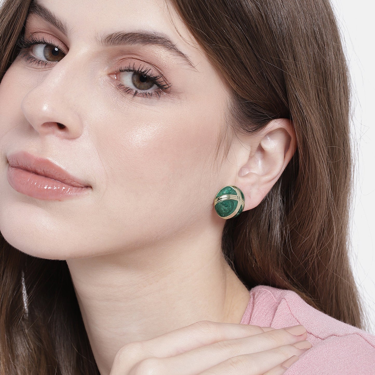 PRETTY EMERALD GREEN ENAMEL ROUND STUDS