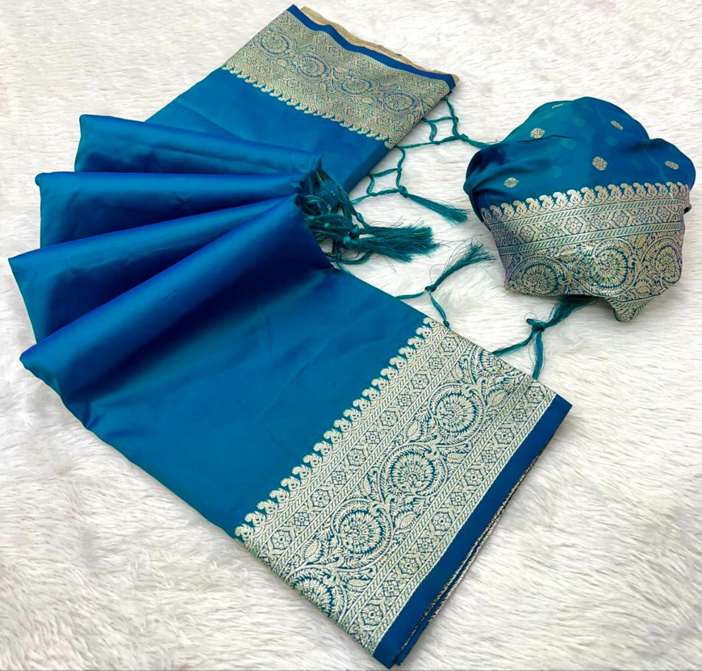 Mameraa Sarees Teal Soft Banarasi Silk Fabric Saree With Natural Zari Weaving In Gala Border-Teal