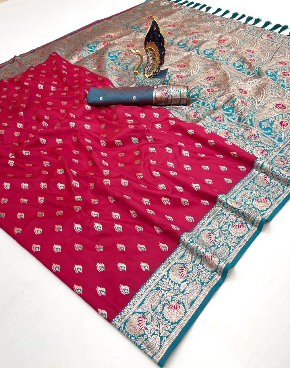 Mameraa Sarees Pink Soft Banarasi Silk Saree With Zari Weaving Meenakari Design-Pink