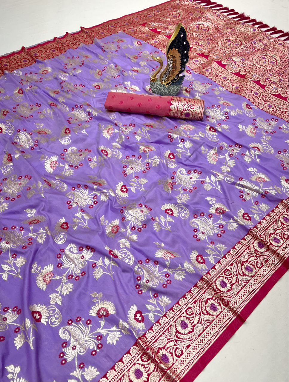 Mameraa Sarees Lavender Soft Silk Blend Saree With Zari Weaving Meenakari Design-Lavender