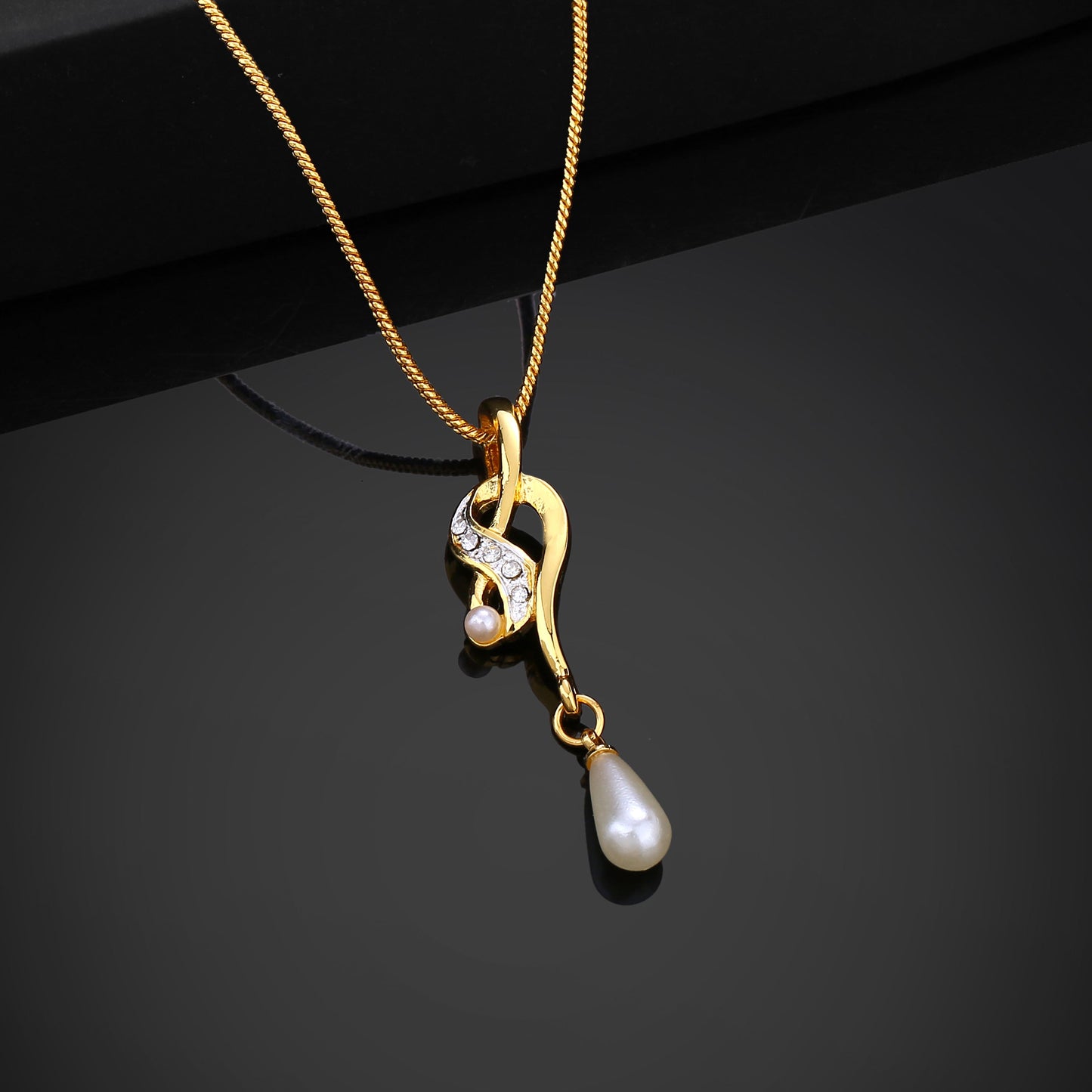Elegant Crystal Gold Pendant
