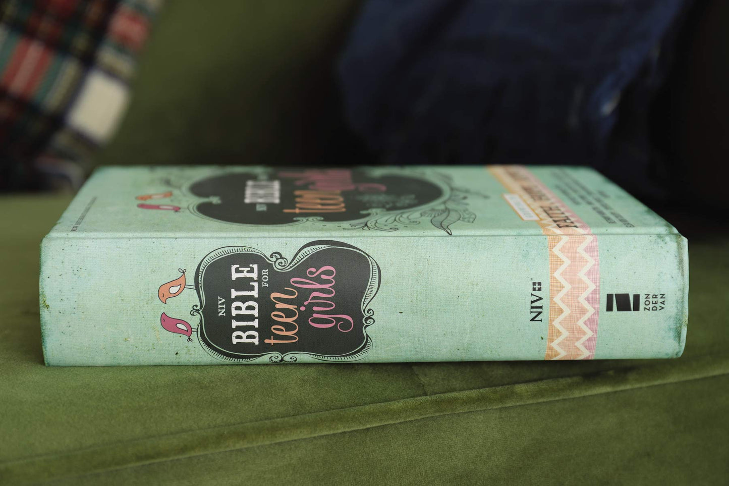 NIV, Bible for Teen Girls, Hardcover: Growing in Faith, Hope, and Love – The Perfect Christian Faith Gift for Your Teenage Girl, Age 13-18