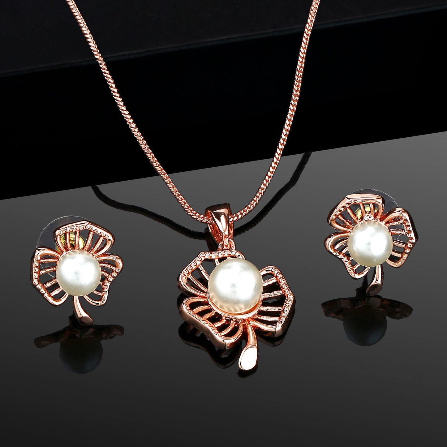 Floral Pearl Pendant Set