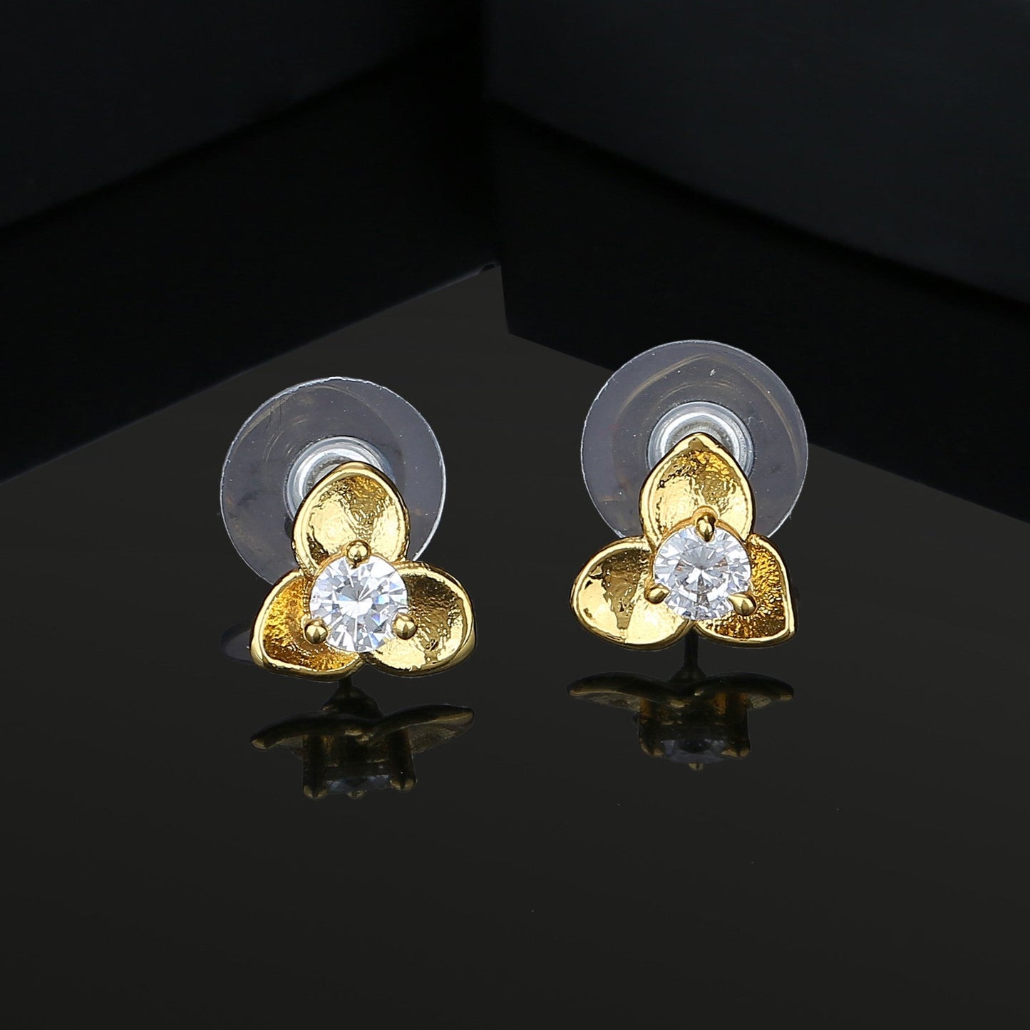 Estele Gold plated Earrings with Fancy Austrian Crystal_one size for women