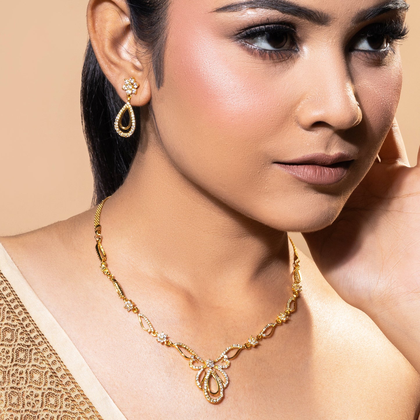 Oval Halo AD Necklace Set