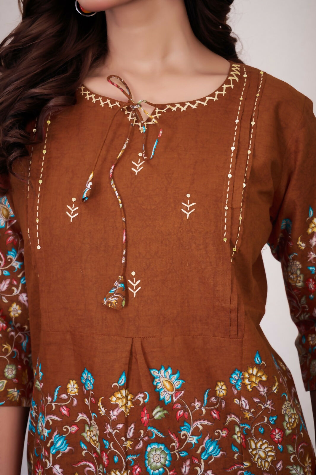 Teeya Creation Brown Floral Printed Short Kurta With Straight Pants Co-Ord Set