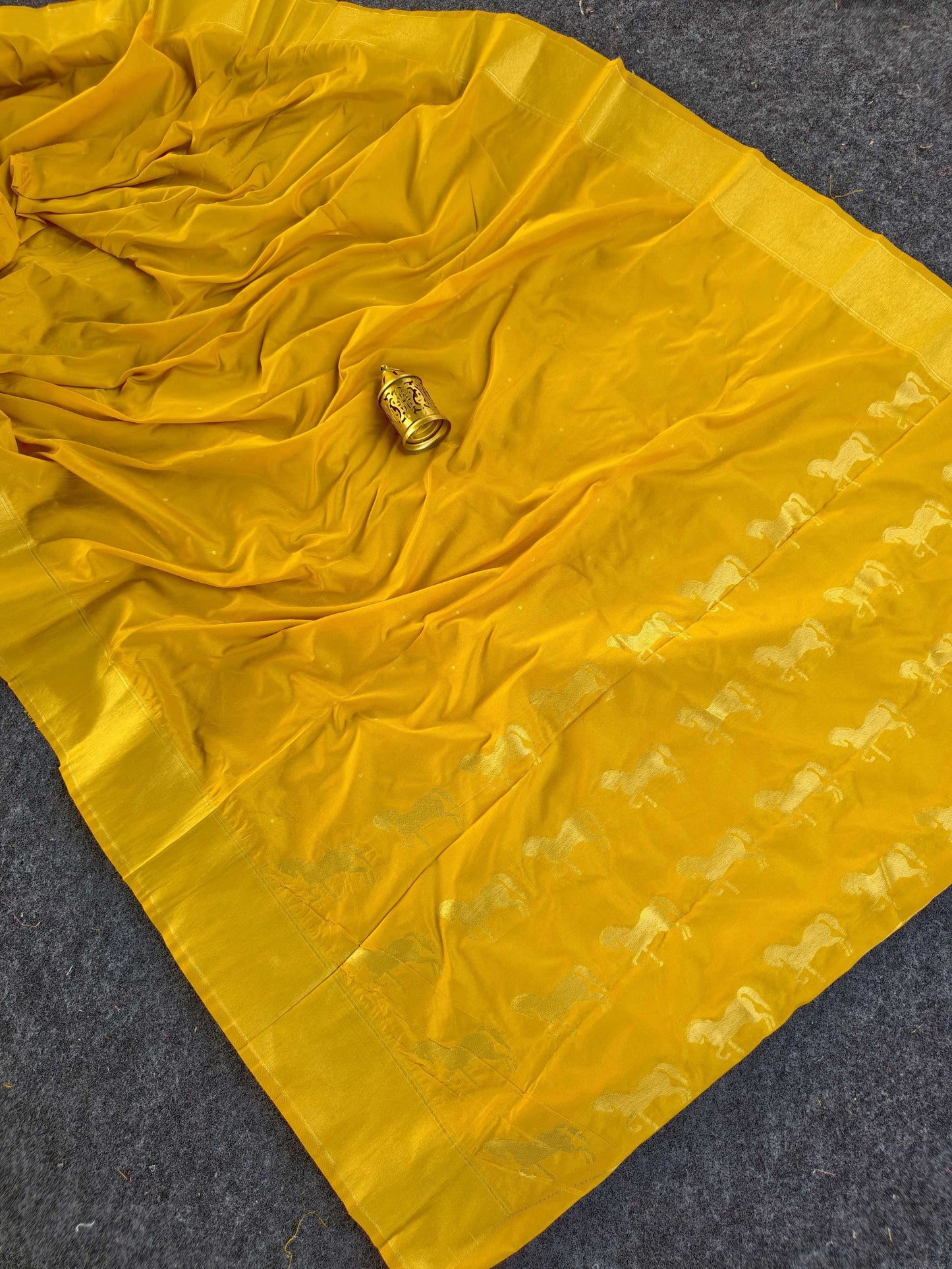 Mameraa Sarees Yellow Silk Blend Zari Banarasi Weaving Saree With Blouse-Yellow