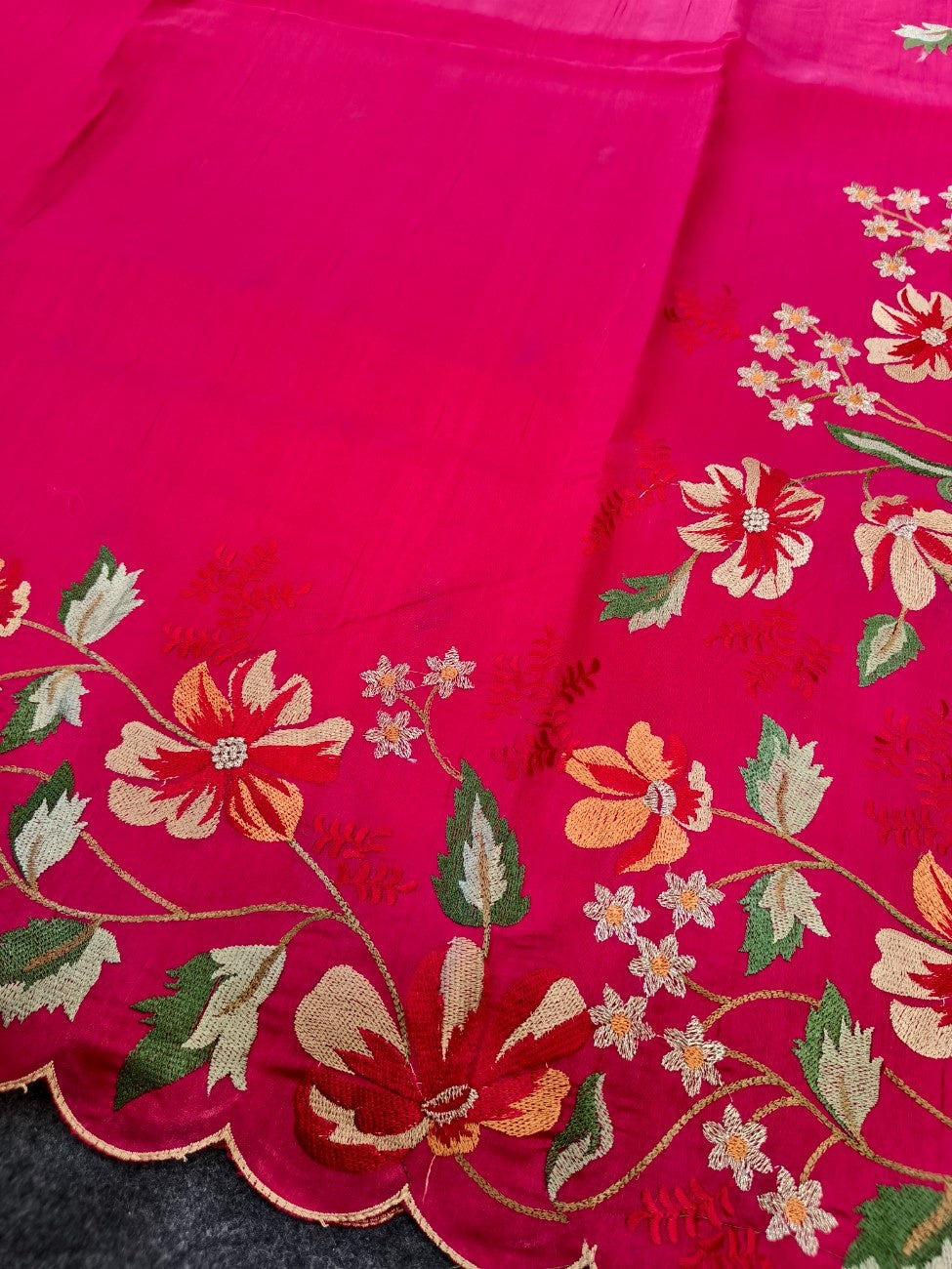 Mameraa Sarees Red Matka Silk Saree With Heavy Floral Embroidery Border With Running Blouse-Red