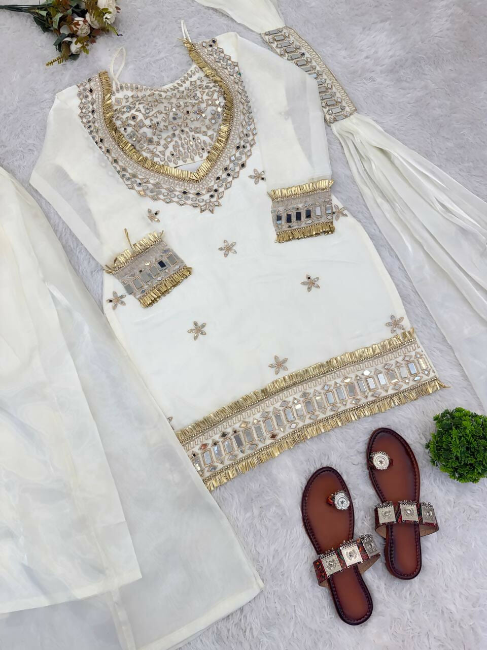 Teeya Creation New Trendy Stylish Real Mirror Work With Lace Border White Kurta Set
