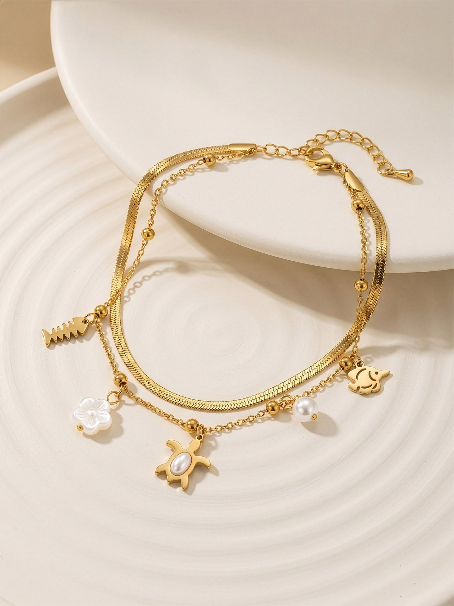 OnnMe by GIVA Quiet Sparkle Gold Plated Anklet