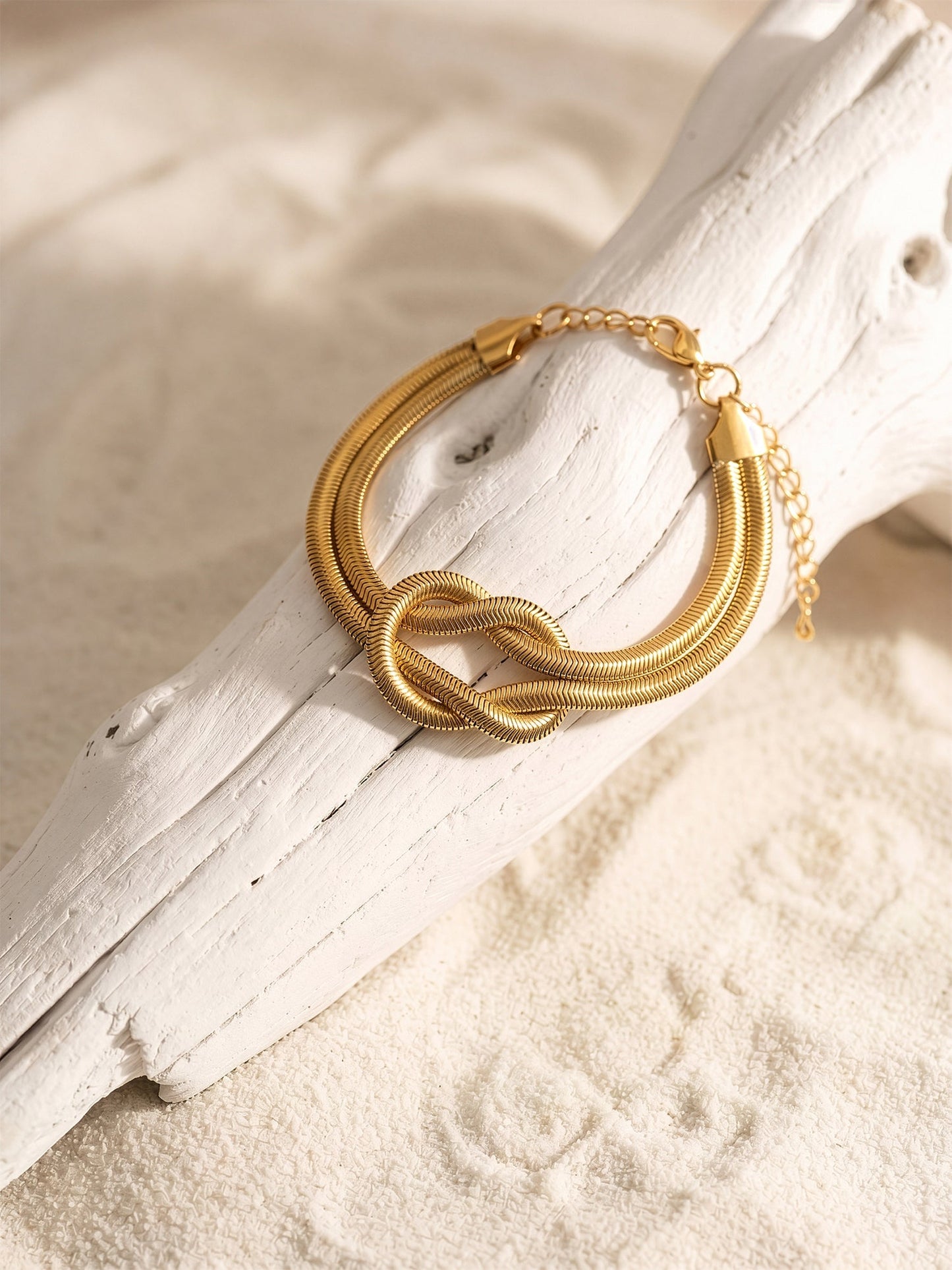 OnnMe by GIVA Knot Ready Gold Plated Bracelet