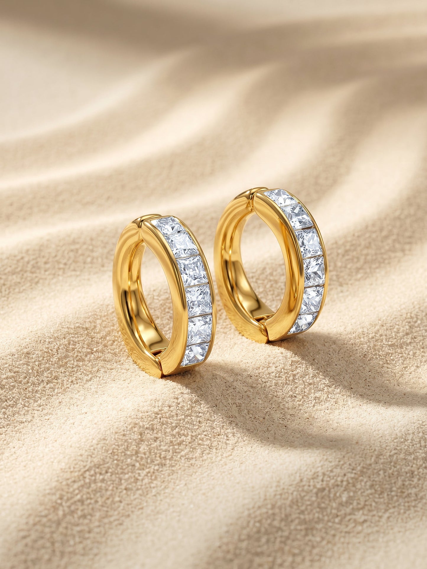 OnnMe by GIVA Minimal Arc Gold Plated Cuff Earrings