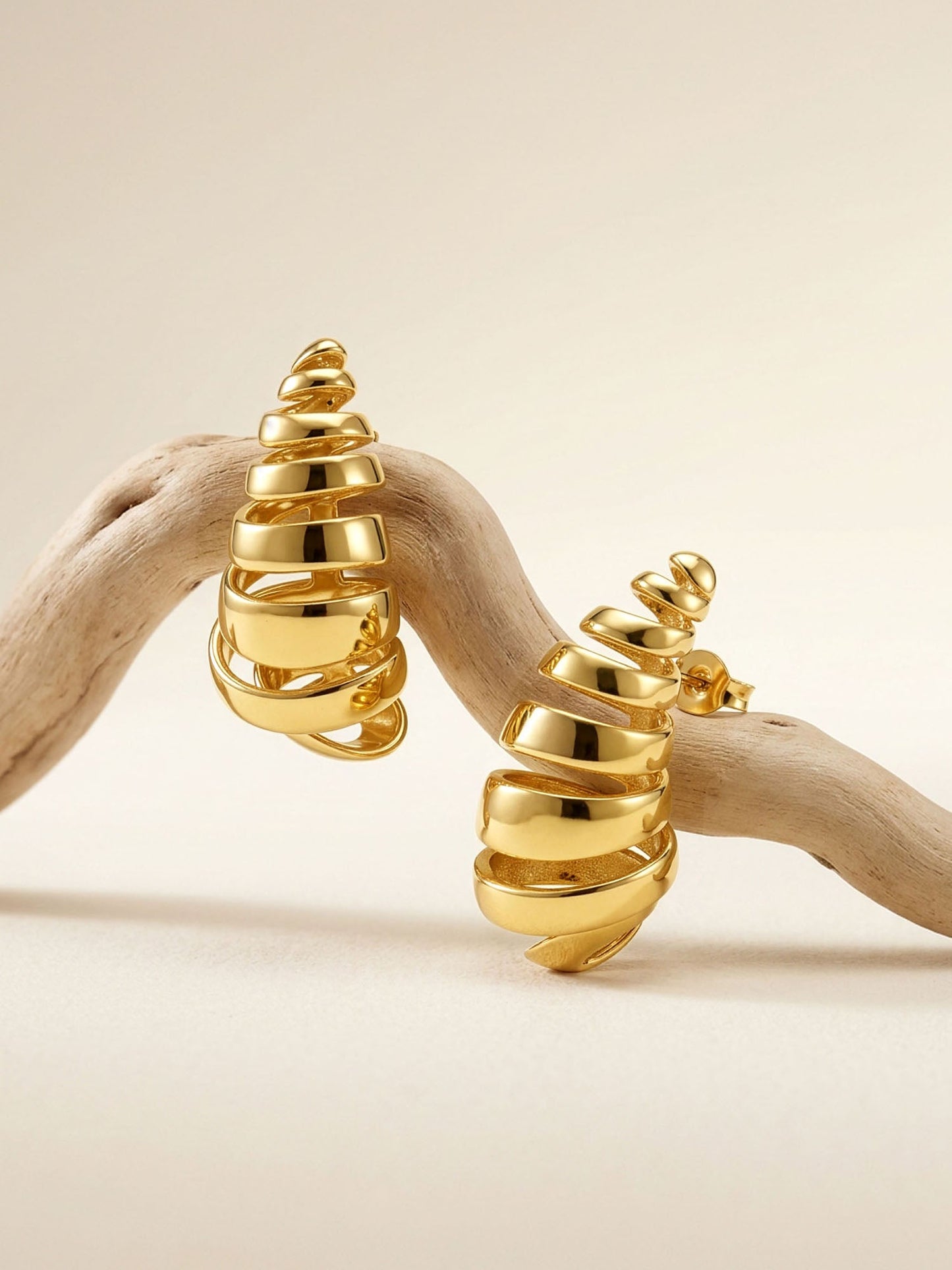 OnnMe by GIVA Dome Drama Gold Plated Earrings