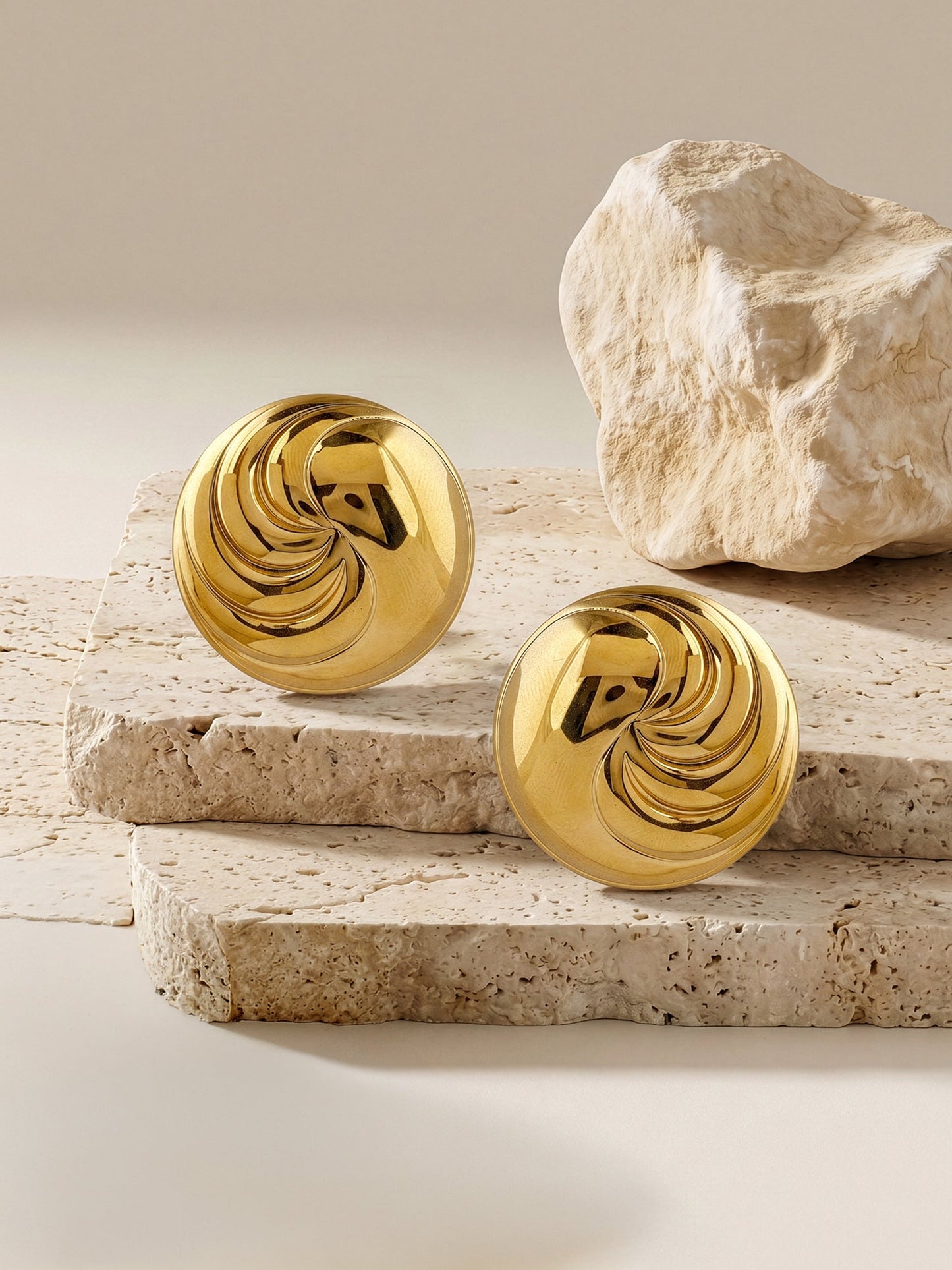 OnnMe by GIVA Spiral Swirl Gold Plated Studs