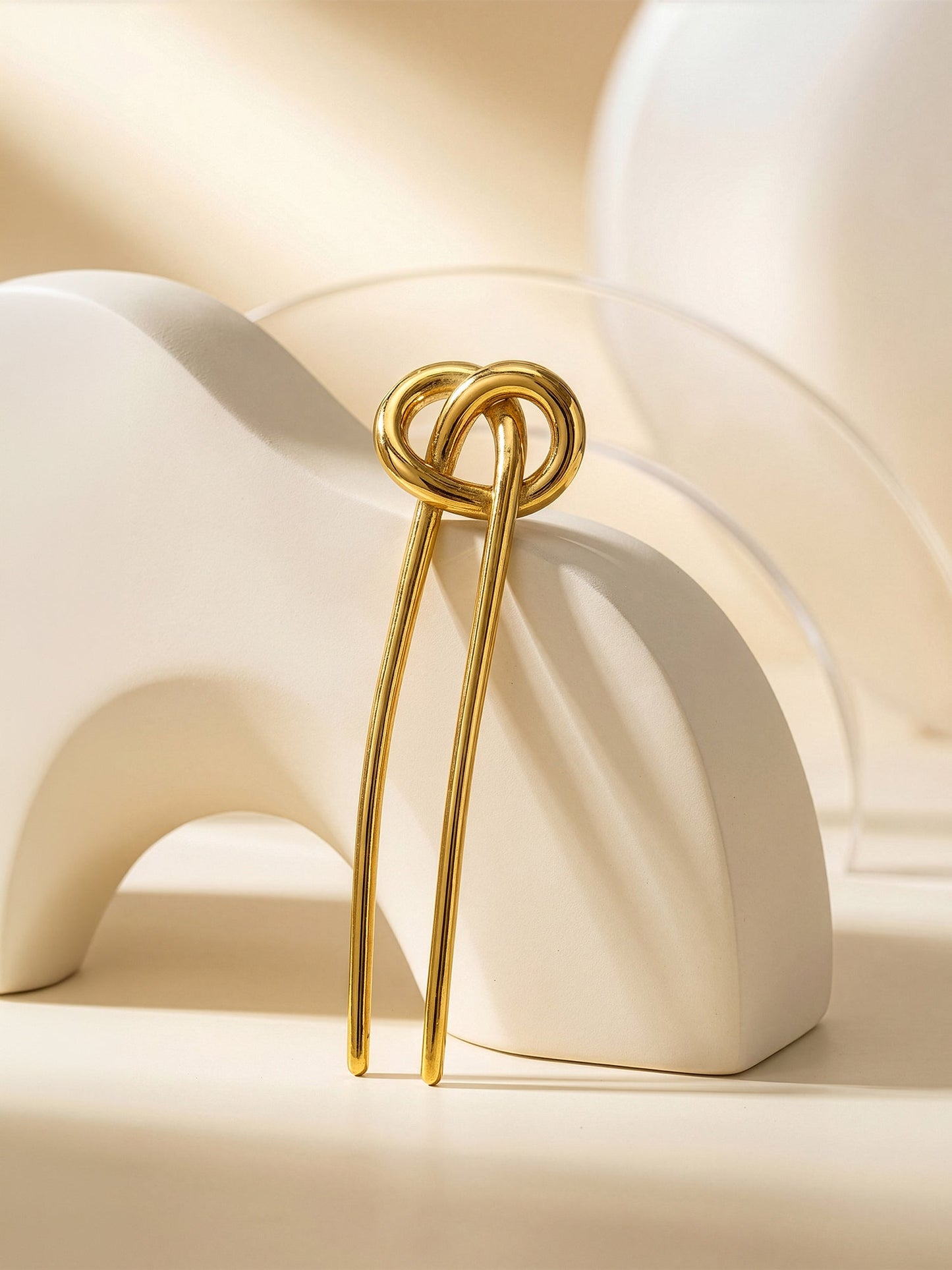 OnnMe by GIVA Knot Rush Gold Plated Hair Pin