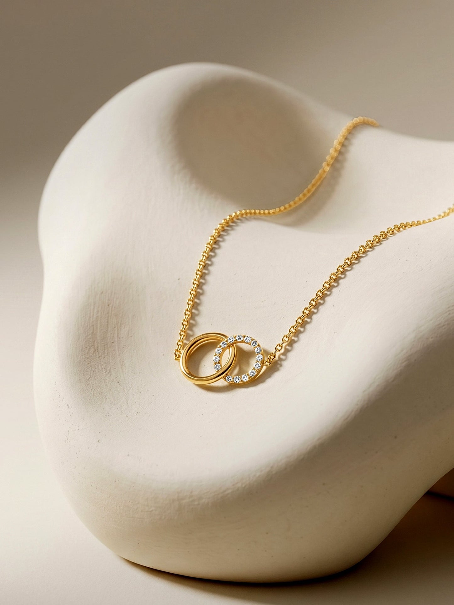 OnnMe by GIVA Rebel Loop Gold Plated Necklace