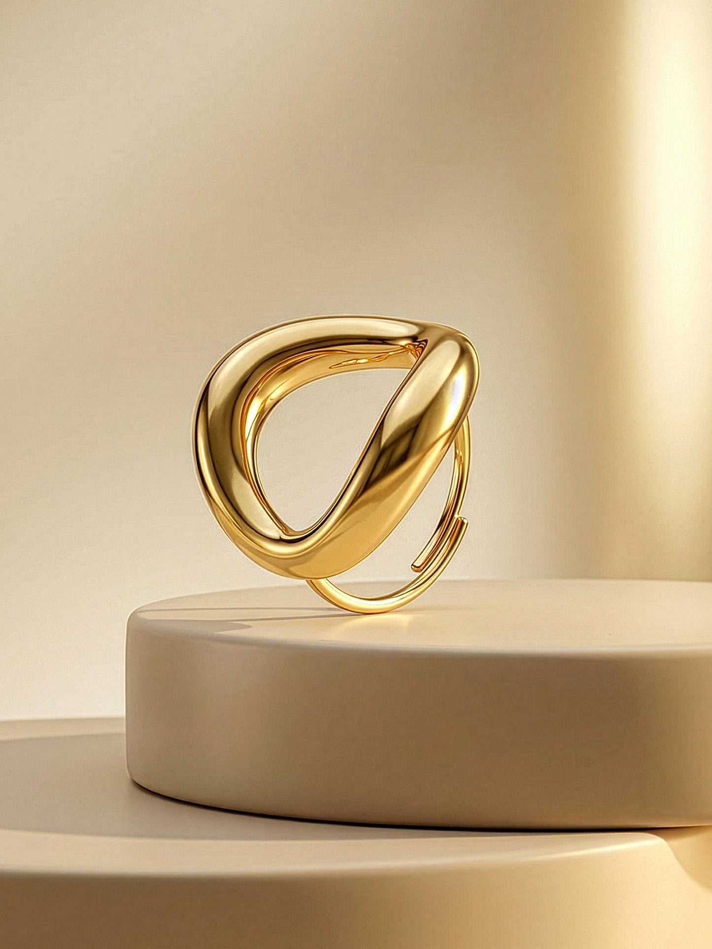OnnMe by GIVA Hollow Halo Gold Plated Ring (Size 13)