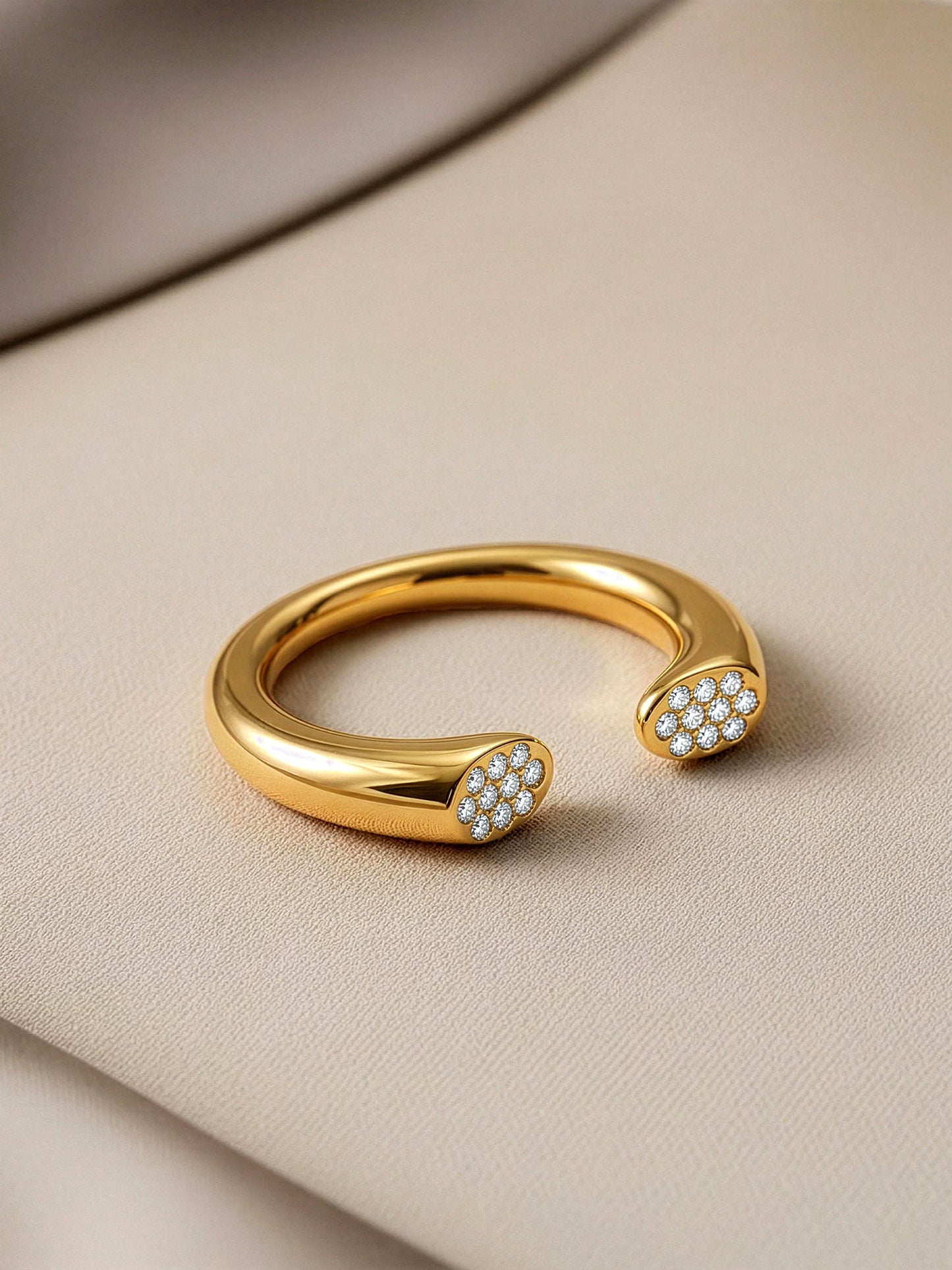 OnnMe by GIVA Timeless Gold Plated Ring (Size 14)