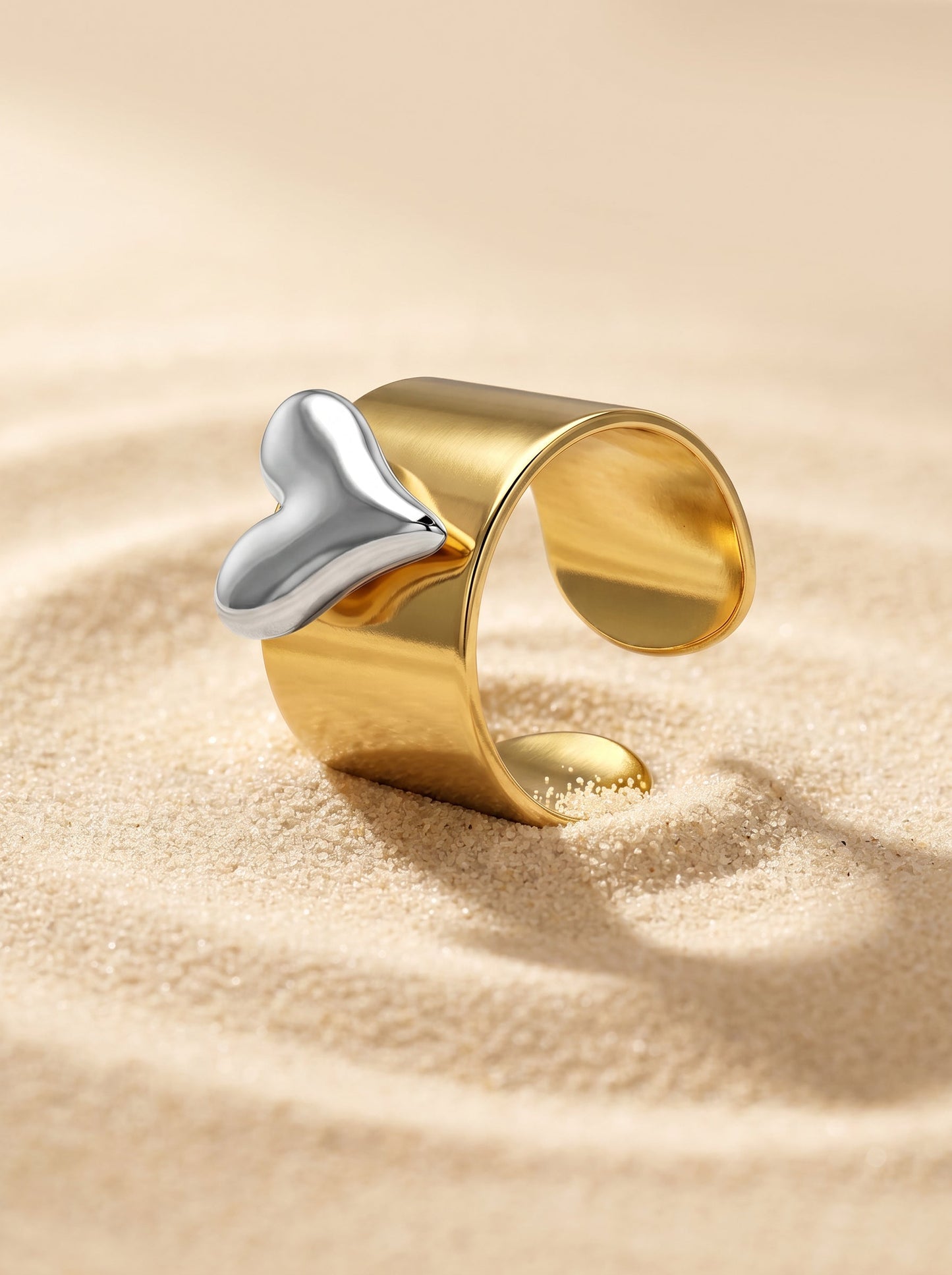 OnnMe by GIVA Bold Heart Dual Tone Ring (Size 14)