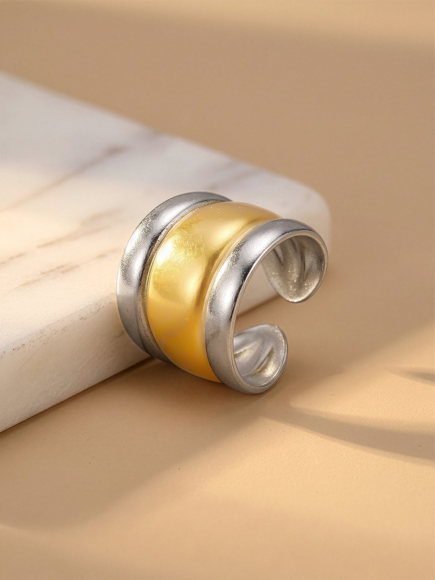 OnnMe by GIVA Wide Band Rush Energy Dual Tone Ring (Size 15)