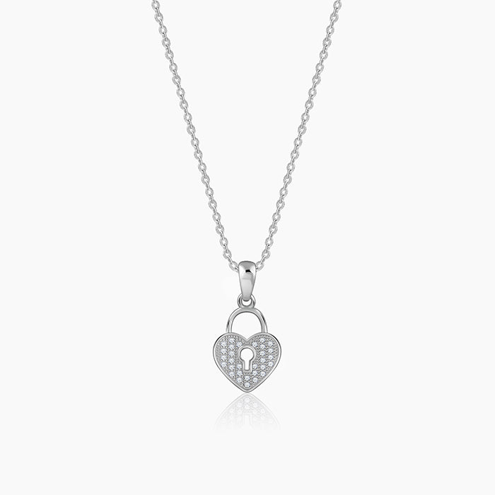 Silver Lovely Key Pendant With Link Chain