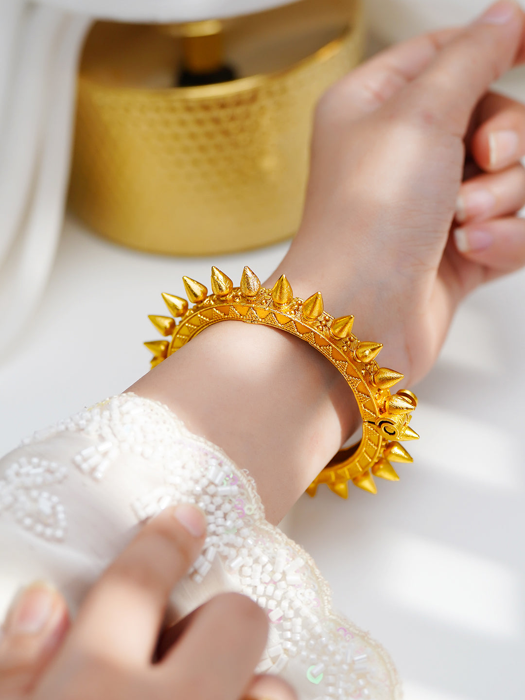 Tribal Spike Gold Statement Kada