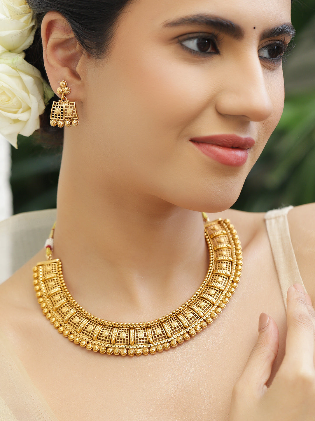 Dynasty Glow Golden Necklace Set