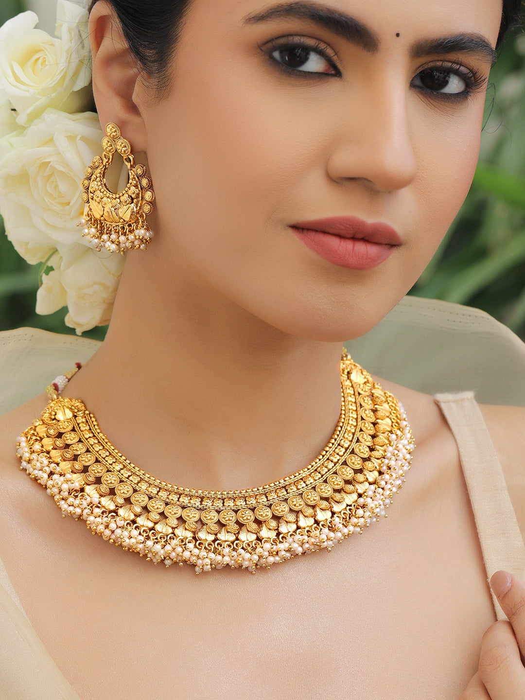 Golden Pearl Edge Necklace Set