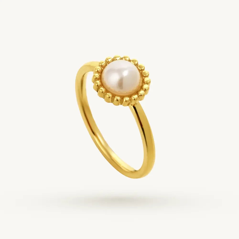 Lucky Glint Pearl Ring