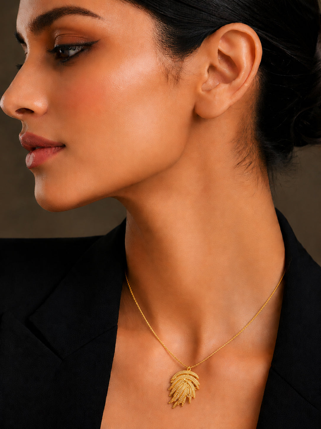 Demifine 18K Gold Plated Stainless steel Wave Curve Design Pendant Necklace