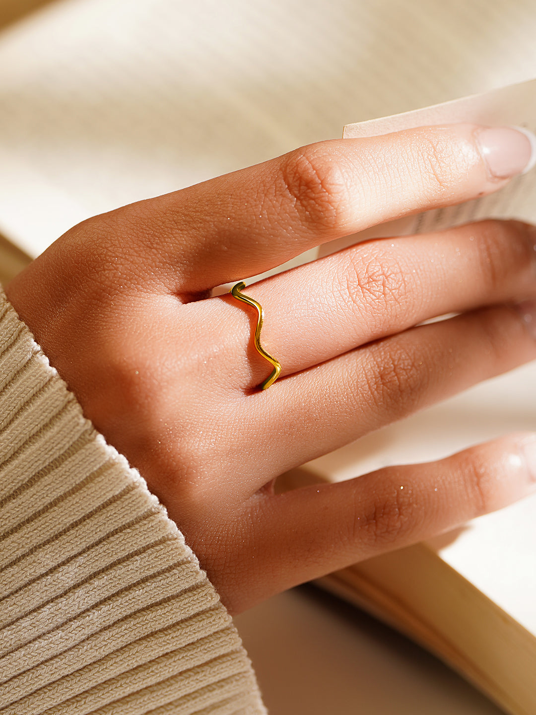Demifine 18K Gold Plated Stainless Steel Curve Outline Statement Ring