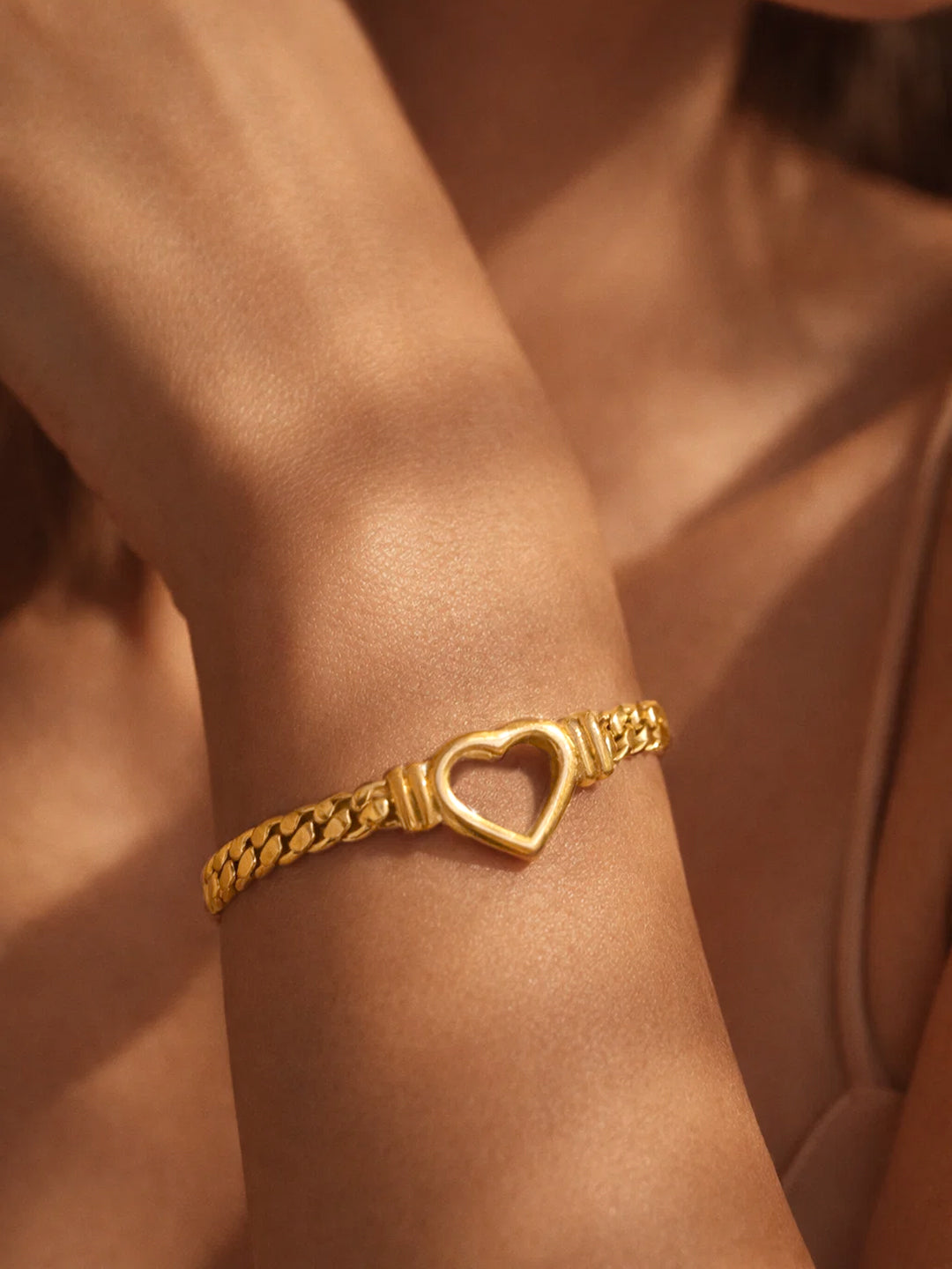 Demifine 18K Gold Plated Stainless steel Open Heart Chain Bracelet