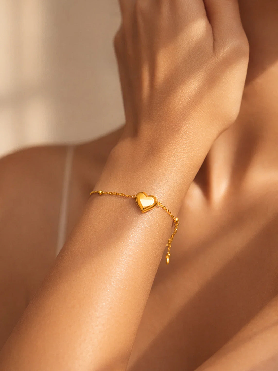 Demifine 18K Gold Plated Stainless steel Minimal Heart Chain Bracelet