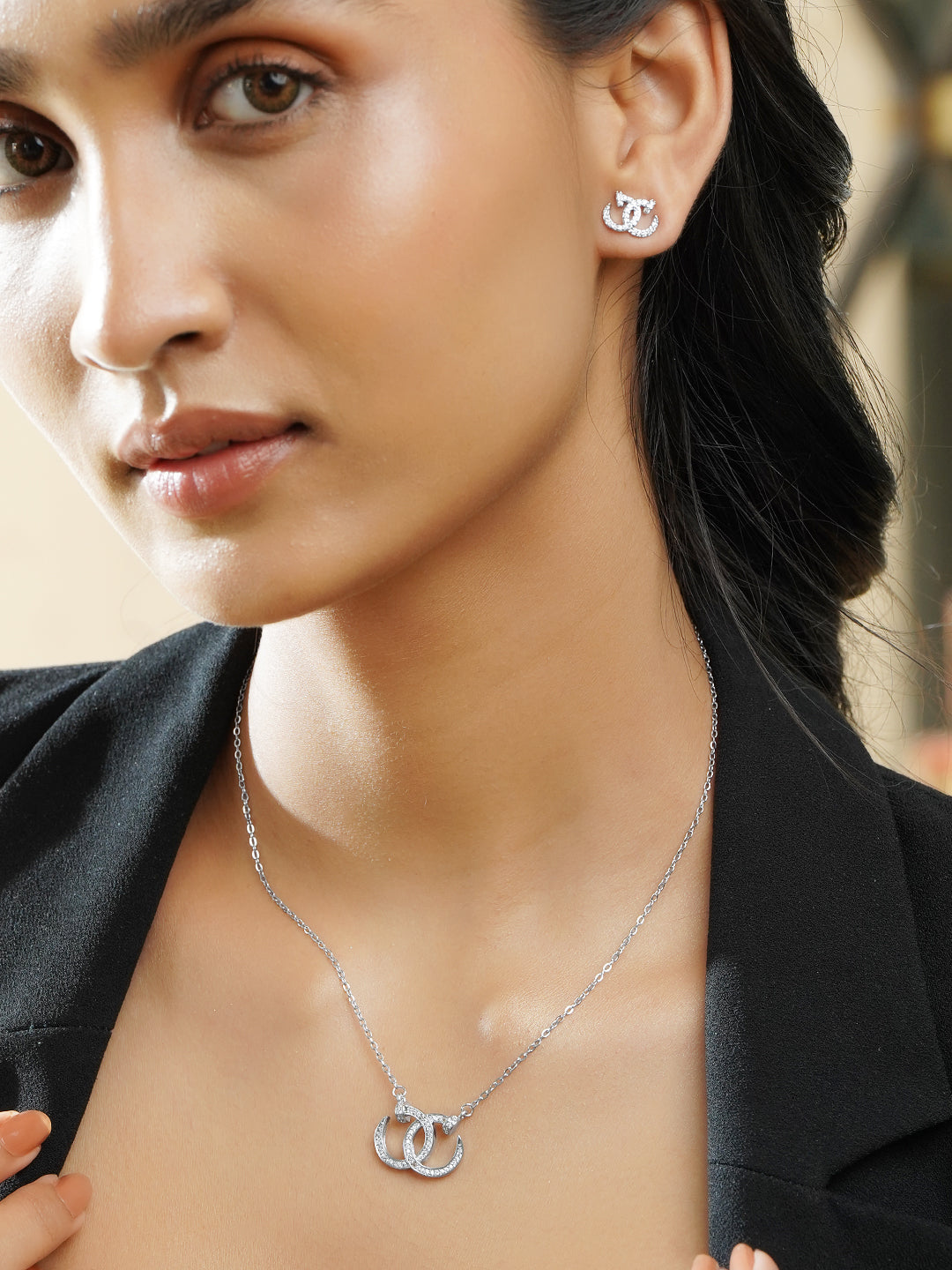 Silver Toned Interlocked Rings Pendant Necklace Set