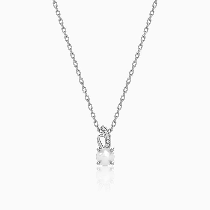 Silver Pretty Crest Pearl Pendant With Link Chain