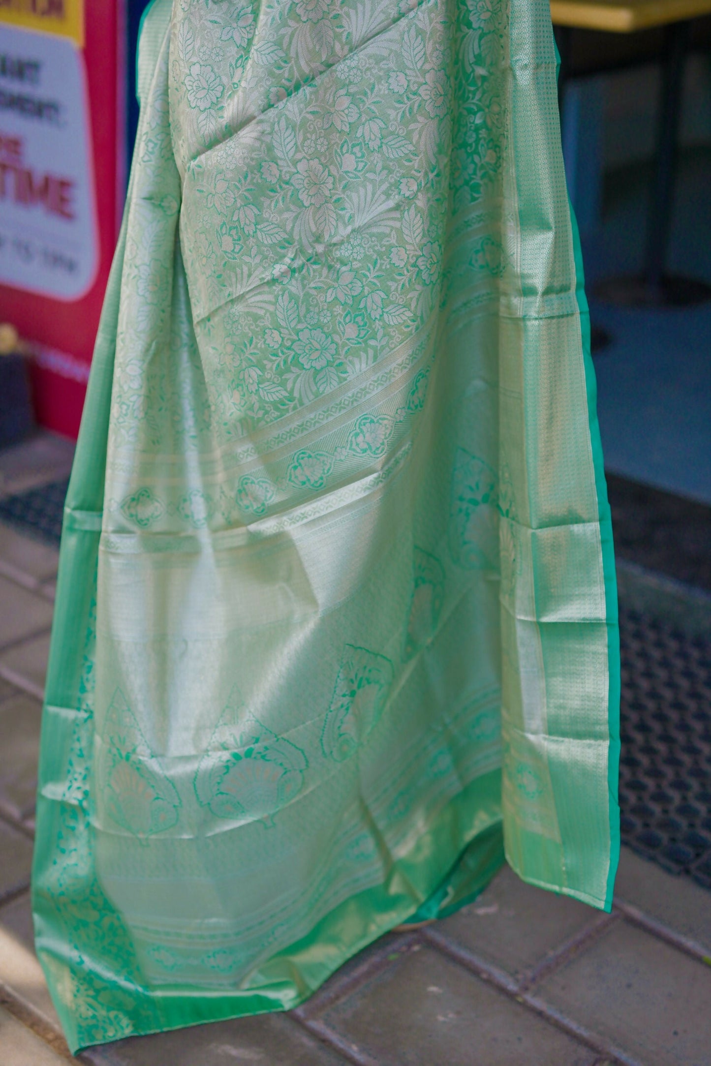 Prime Volt Bridal Kanchipuram Silk Saree with Rich Zari Weaving & Contrast Border-Green
