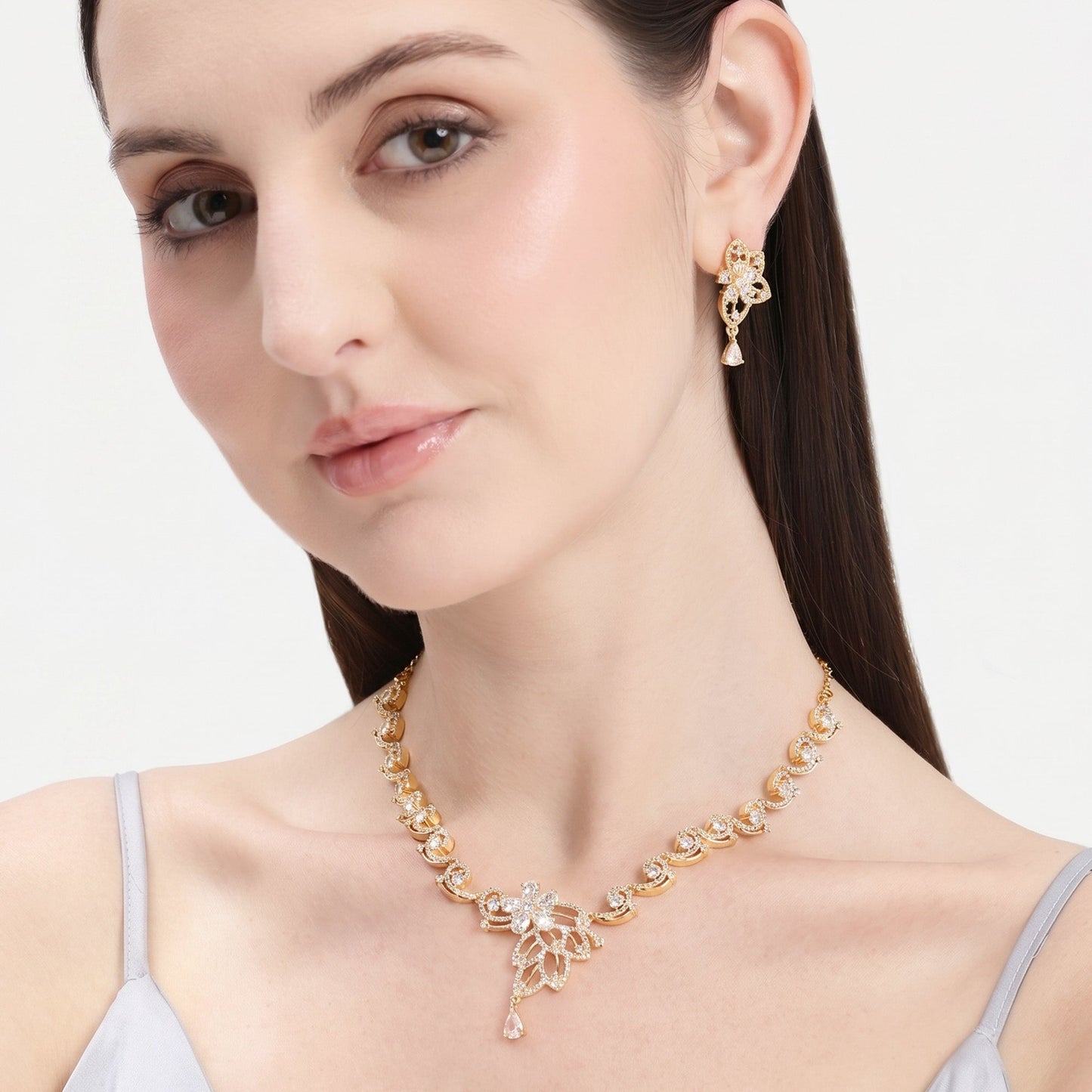 White Floral Motif Necklace Set