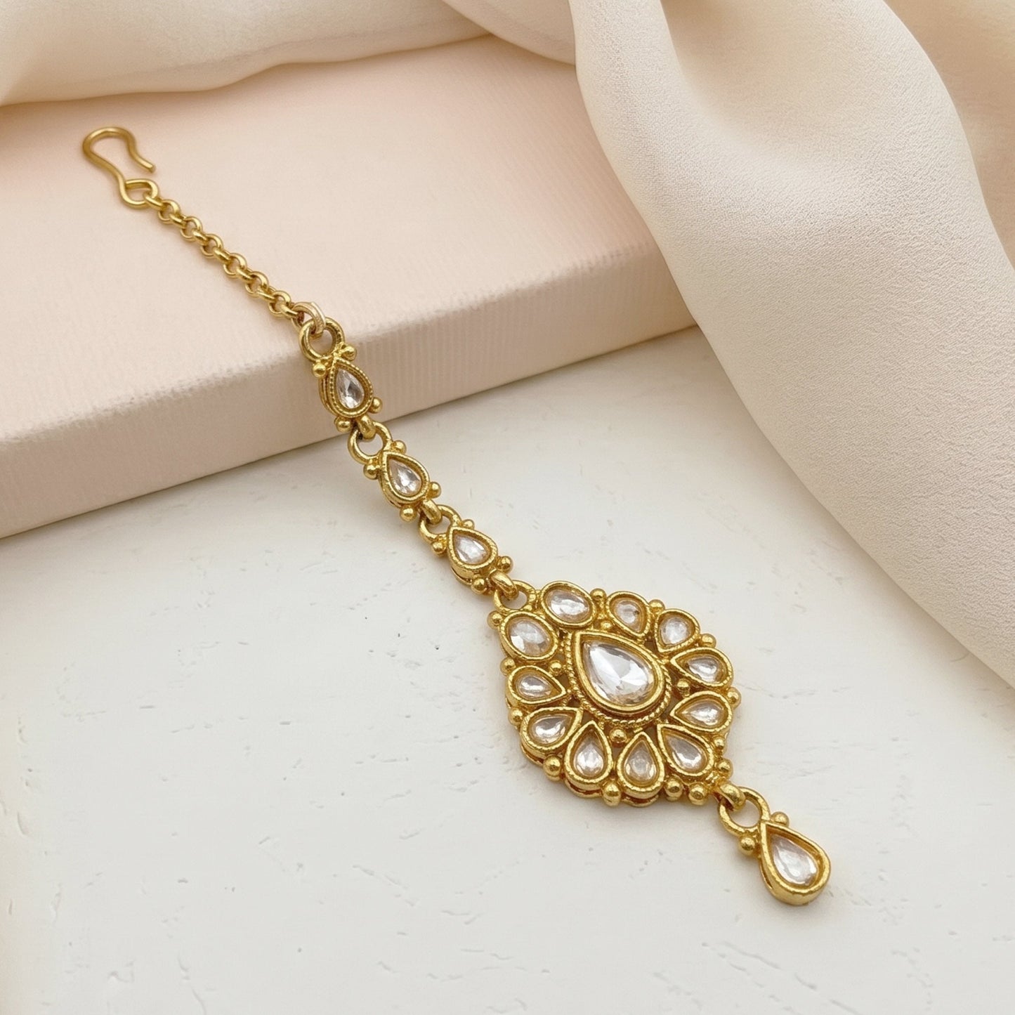 Timeless Drop Kundan Matte Maang Tikka